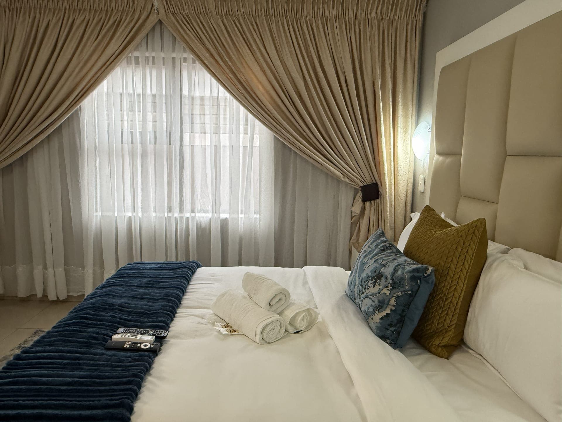 Queen Room – photo 1